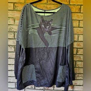 Striped tunic with cat